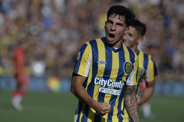 Francis Mac Allister lo grita con alma y vida contra Arsenal. Fue el empate transitorio. Después llegaría el tanto de Veliz.
