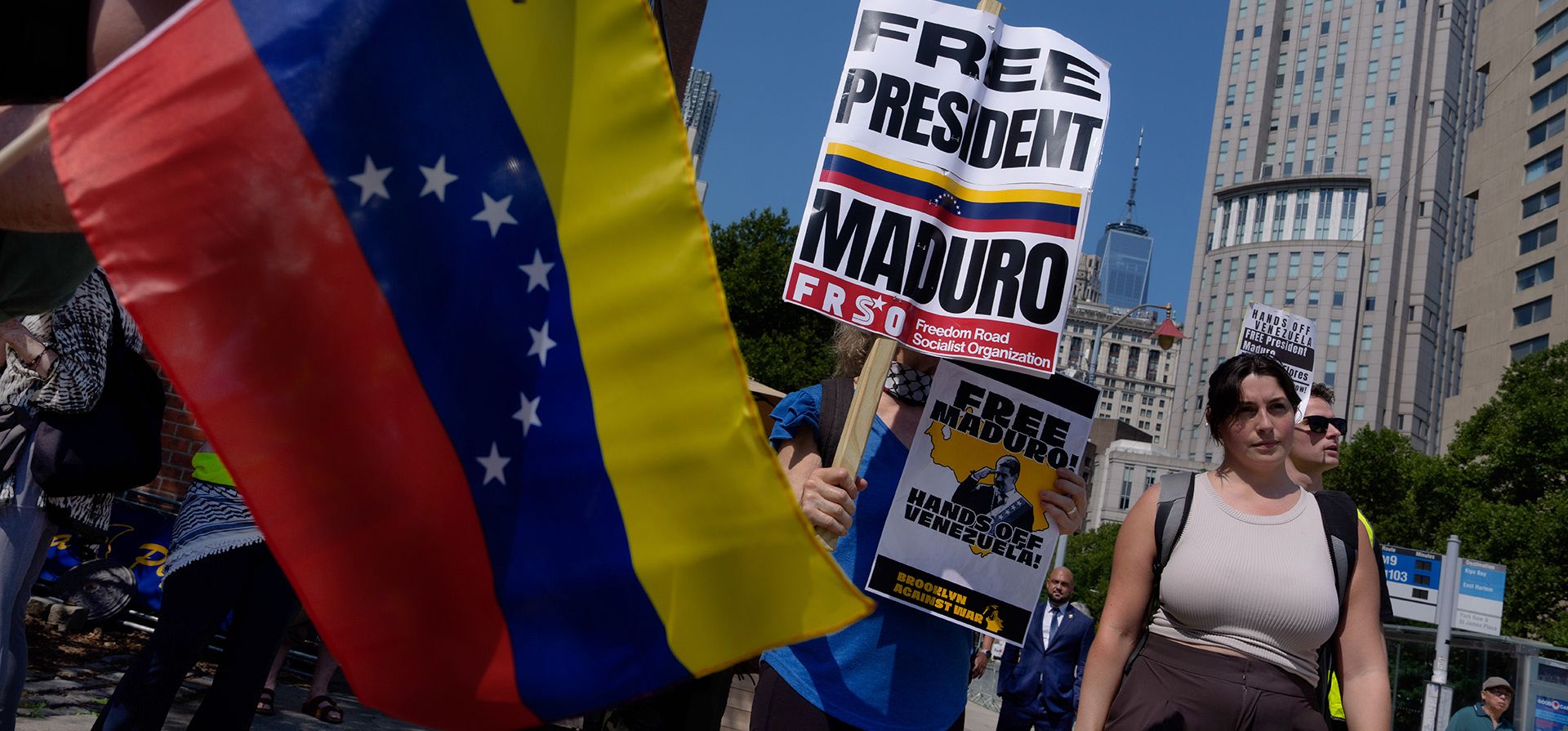 Personas protestan en apoyo del expresidente venezolano Nicolás Maduro y su esposa Cilia Flores frente al tribunal federal de Manhattan, el miércoles 22 de julio de 2026, en Nueva York. (Foto AP/Adam Gray) Personas protestan en apoyo del expresidente venezolano Nicolás Maduro y su esposa Cilia Flores frente al tribunal federal de Manhattan, el miércoles 22 de julio de 2026, en Nueva York. (Foto AP/Adam Gray)