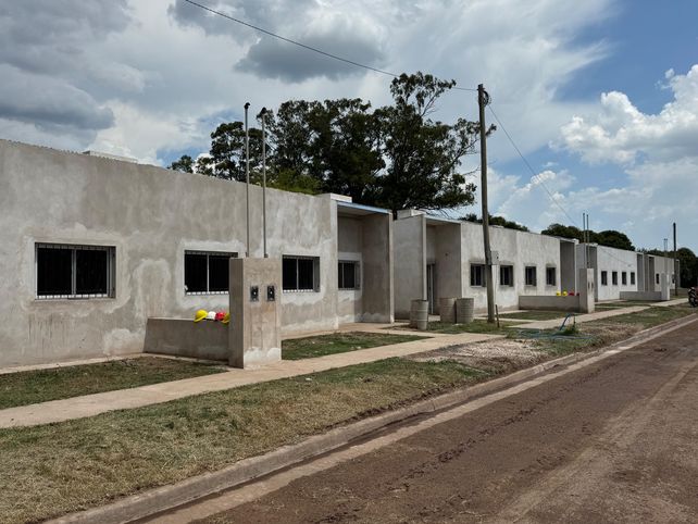 Avanza la construcción de 165 viviendas en localidades de sur santafesino