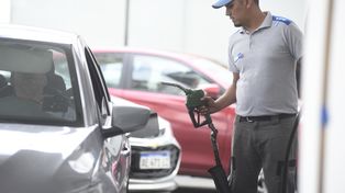 Los estacioneros de Rosario indicaron que el autodespacho de combustible es muy esperado.
