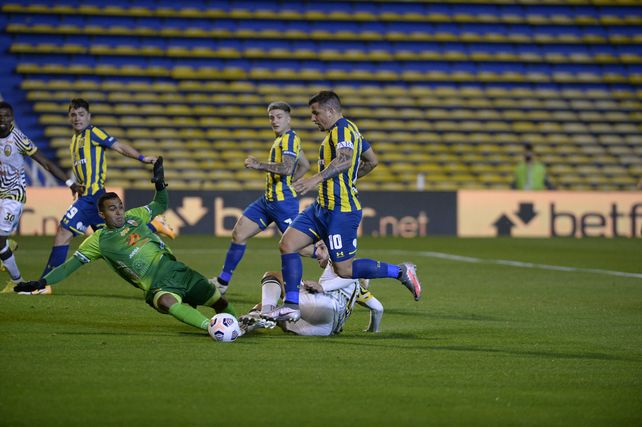 Vecchio metió un golazo en el partido de vuelta por los 8º de final, frente a Deportivo Táchira.