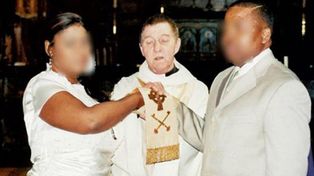 Un cura brit&aacute;nico celebr&oacute; m&aacute;s de 300 bodas falsas con inmigrantes ilegales
