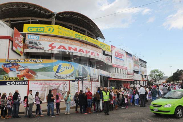 El fenómeno de Violetta llegó y arrasa en Santa Fe