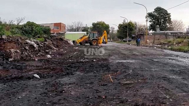 Barrio Los Hornos: Retiraron 137 toneladas de basura de un basural a cielo abierto.
