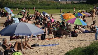 Los rosarinos se alistan para resistir un fin de semana de altas temperaturas.&nbsp;