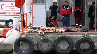 Al menos 24 emigrantes mueren en un naufragio