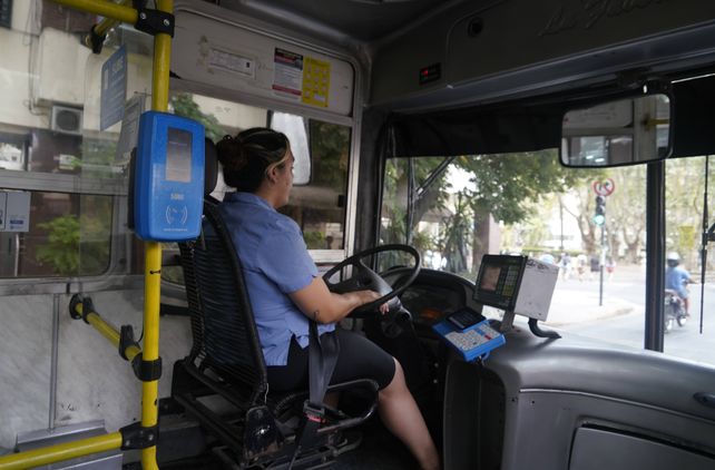 Hubo acuerdo y en Rosario no habrá paro de colectivos urbanos ni de interurbanos