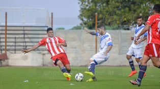 Adriel Fernández anotó una de las conquistas de la victoria de Atlético Paraná. &nbsp;