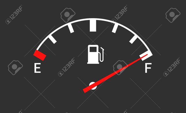No es recomendable llenar el tanque hasta que desborde de combustible.