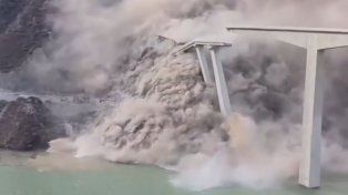 Se desplomó un puente en China a pocos meses de su inauguración