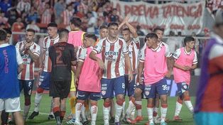 Unión estiró su pobre inicio de año con un empate sin goles frente a Instituto en Santa Fe