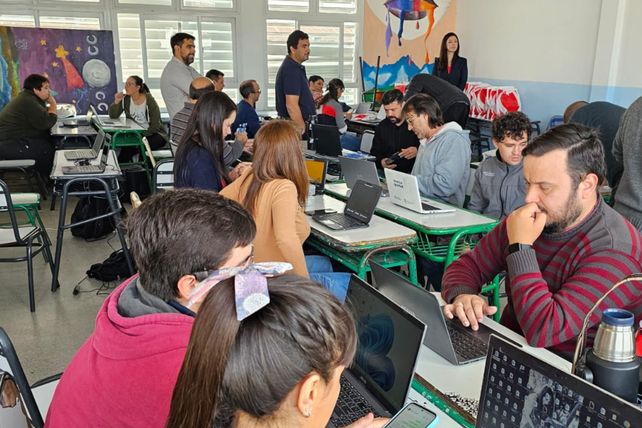Docentes y escuelas se capacitaron en robótica.