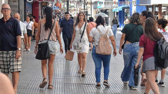 Una familia santafesina destina más del 35 por ciento de sus ingresos a servicios básicos y salud