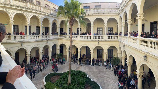 Continúan las manifestaciones y reclamos por recortes en CGE y Administración Pública
