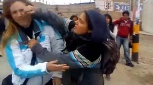 Golpean brutalmente a una estudiante argentina por ser extranjera en Perú