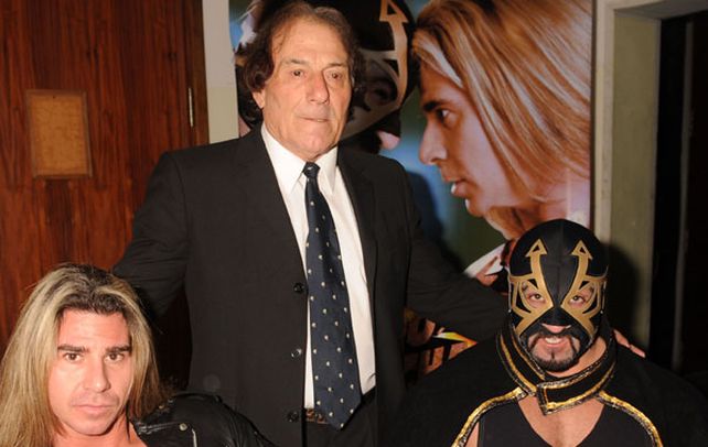 Luchadores queridos. El Ancho junto a ídolos más recientes: Vicente Viloni y La Masa.
