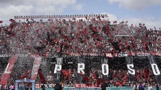 El padre sancionado no podrá asistir al estadio Marcelo Bielsa del parque Independencia.