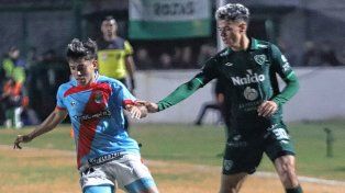 Arsenal viene de perder con Sarmiento y frente a Unión su DT, Carlos Ruiz, se juega la continuidad en el cargo.