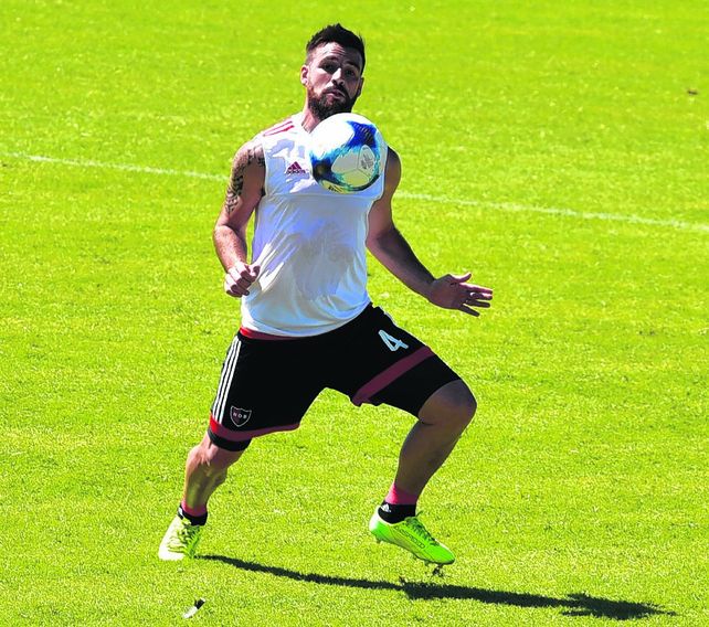 Espera tranquilo. San Román sigue entrenando mientras aguarda la resolución del juez.