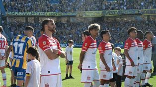 Los jugadores de Estudiantes les dieron la espalda a sus colegas de Central en el Gigante.&nbsp;
