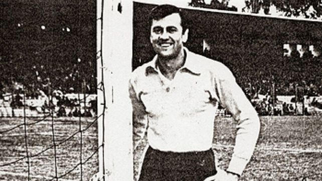 La pinta en el arco leproso. La sonrisa del arquero ucraniano que disfrutó Newells.