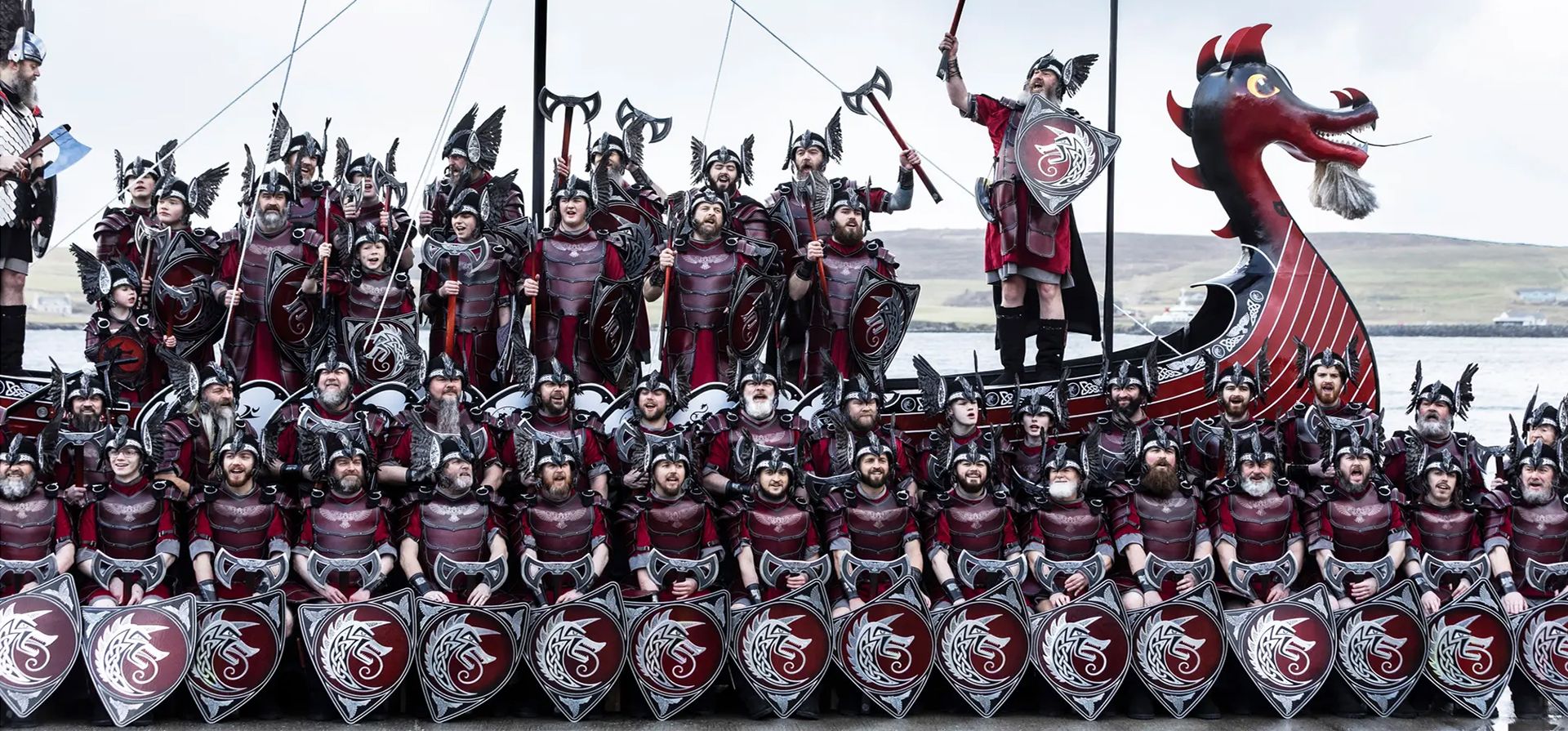 Festival vikingo Up Helly Aa, Shetland, Escocia. Foto: Murdo MacLeod / The Guardian