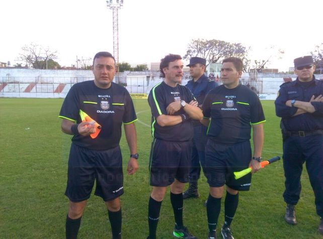 Partido por el descenso de la LPF, suspendido por agresión a un árbitro