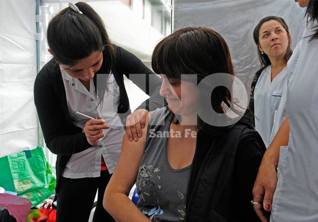 Recomiendan no vacunarse contra la fiebre amarilla a las personas que viajan a la costa de brasil