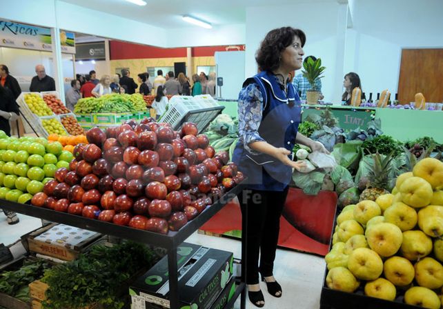 Después de muchos años, los puestos de verduras, frutas y carne volvieron al Mercado Norte