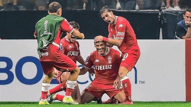 Huracán busca sellar su clasificación en Montevideo ante Racing Huracán busca sellar su clasificación en Montevideo ante Racing