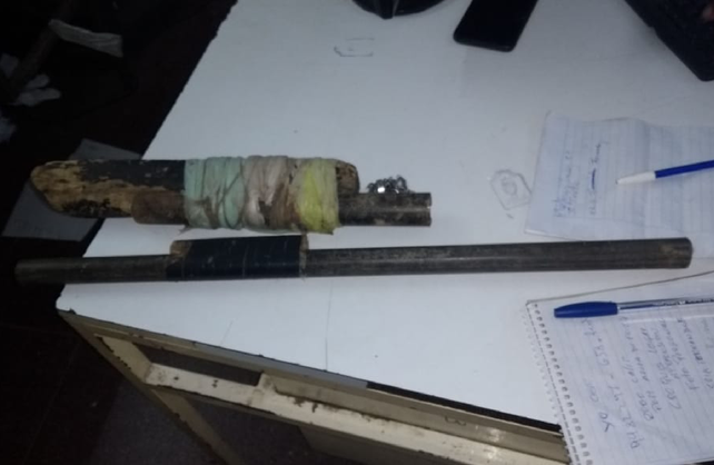 El arma secuestrada al hombre arrestado.