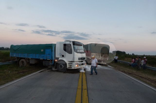 Murió un camionero en un choque en la circunvalación