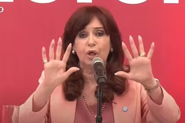 La exmandataria participó de un encuentro sobre la realidad política y electoral de América latina.