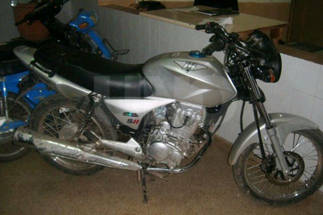 Cayó una yunta de violentos arrebatadores luego de asaltar a una mujer