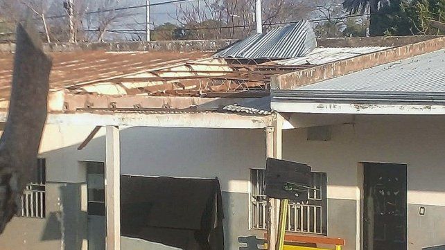 Escuela de Concordia pide donaciones para arreglar aulas tras el temporal