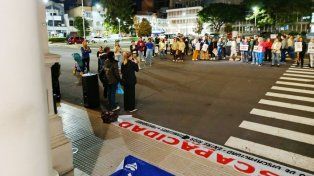 Familiares, profesionales e instituciones que trabajan con personas con discapacidad se manifestaron en Paraná contra el proyecto Gobierno Nacional