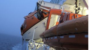 Crucero noruego choc&oacute; contra iceberg en la Ant&aacute;rtida