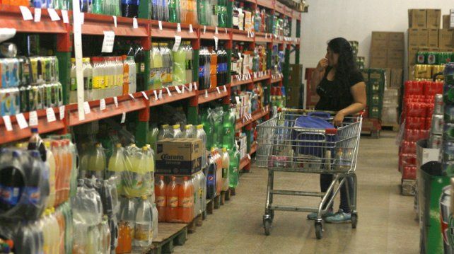 Según el INDEC, las ventas en supermercados remontaron