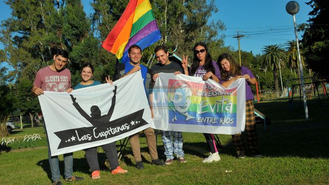 Organizadores. Llegaron a Paraná familias igualitarias de diversas ciudades entrerrianas.