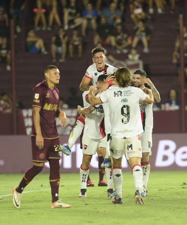 Newells se llevó un triunfazo de la Fortaleza para ser líder