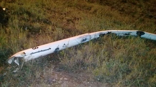 Un colectivo chocó contra un guardrail y un poste de iluminación en la ruta nacional 14