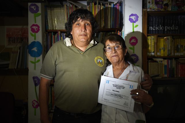 Roque y su hermana Josefa se emocionan al recordar la Guerra de Malvinas.