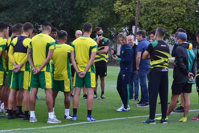 Defensa presentará dos cambios para recibir a Newells