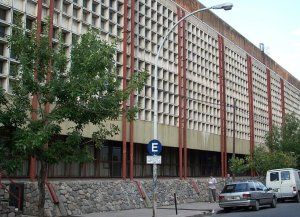 Irá a juicio alumno que usó IA para crear fotos pornográficas de compañeras