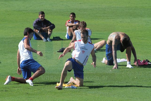 El ingreso de Iván Borghello será una &nbsp;de las variantes que presentará Atlético Paraná.&nbsp;