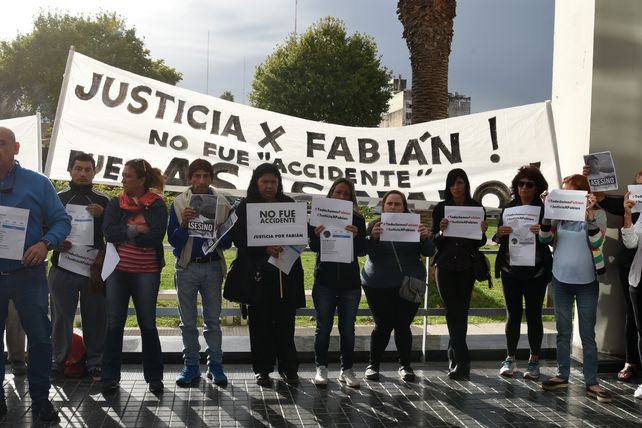 Una protesta durante la realizaci&oacute;n de una audiencia imputativa.