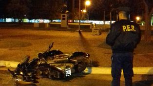Dos heridos graves tras un choque de motos