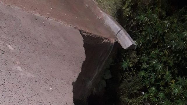 Vecinos de Santa Elena advierten que hay viviendas en peligro por el deslizamiento de barrancas