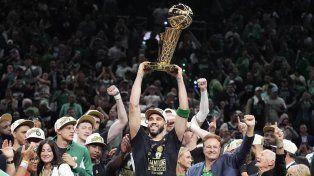 Boston aplastó a Dallas y ganó su 18° anillo en la NBA