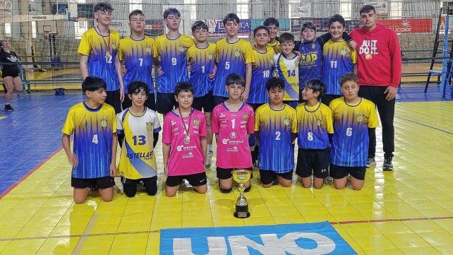 La Sub 14 de Paracao posó para la foto.